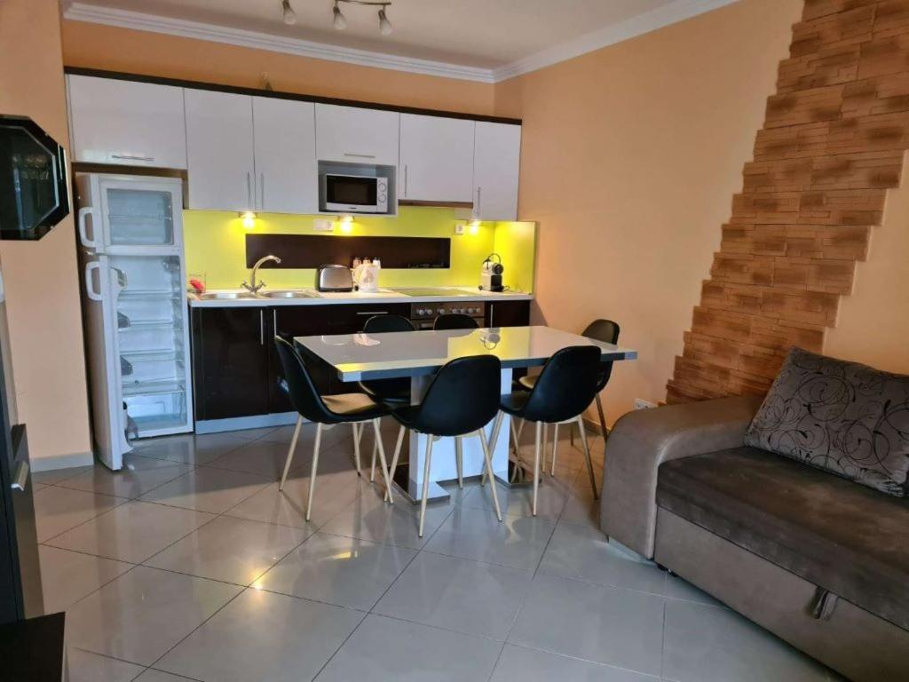 שיופוק Plazs Apartman מראה חיצוני תמונה
